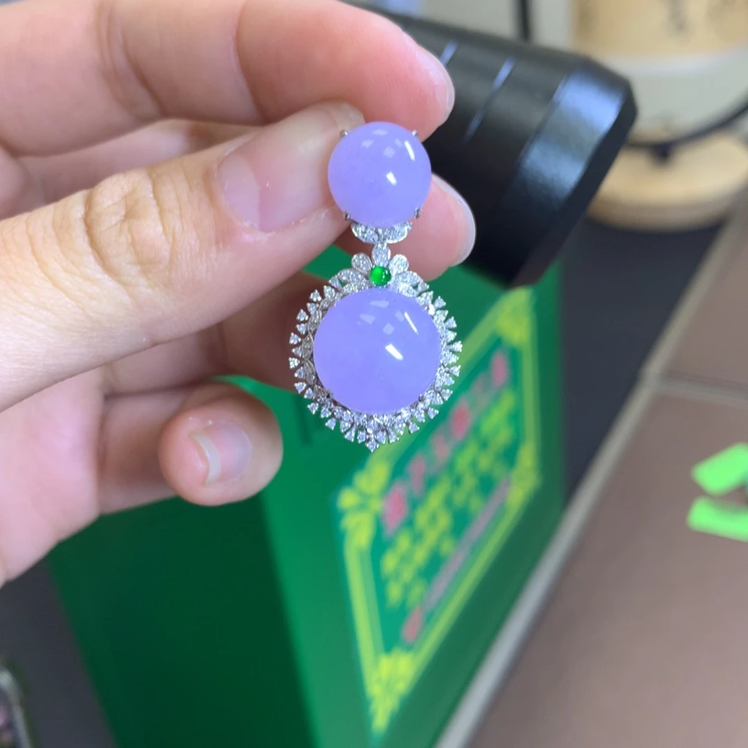 翡翠颈饰18K金镶嵌翡翠