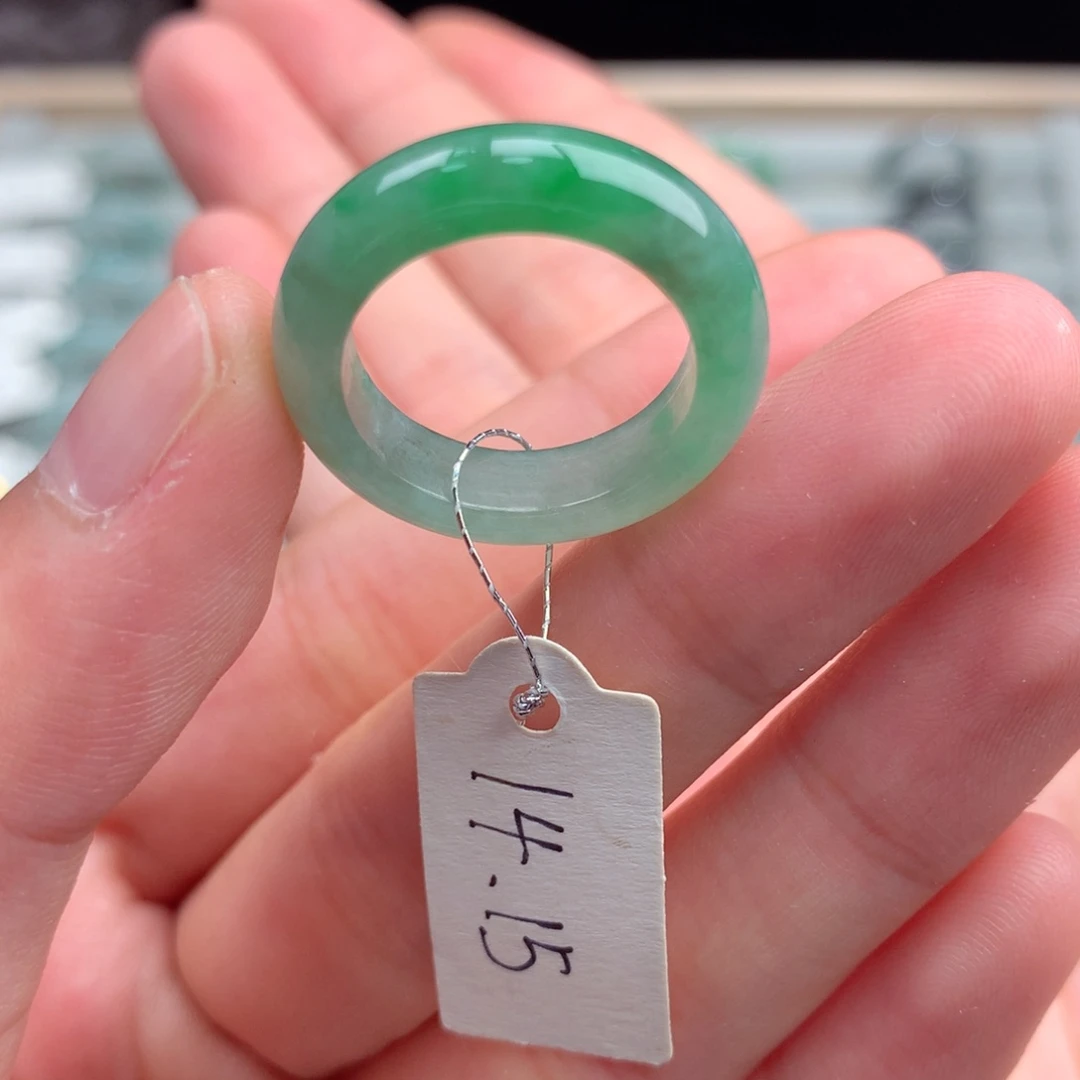 翡翠戒指未镶嵌天然