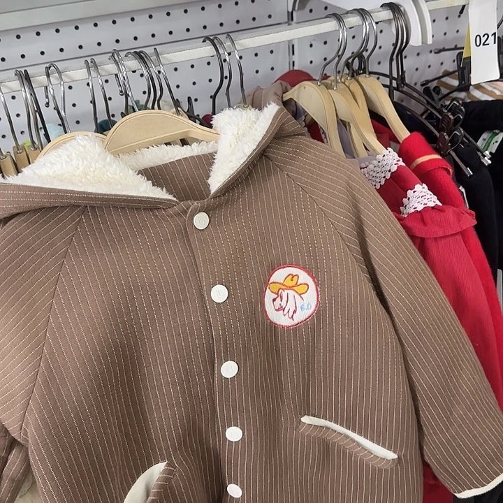 锦纶110码加厚加绒外套