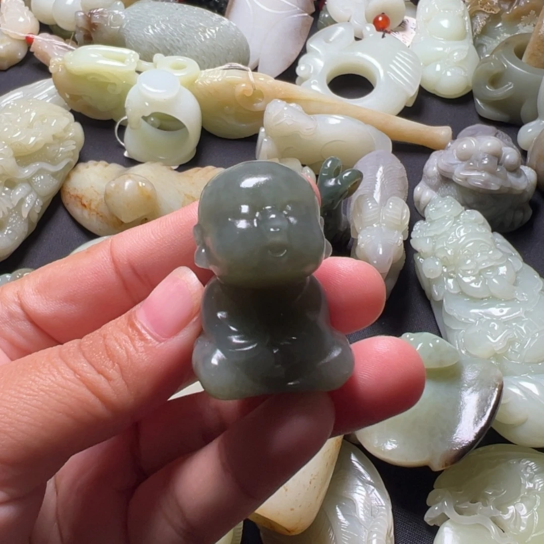 安****和田玉未镶嵌颈饰