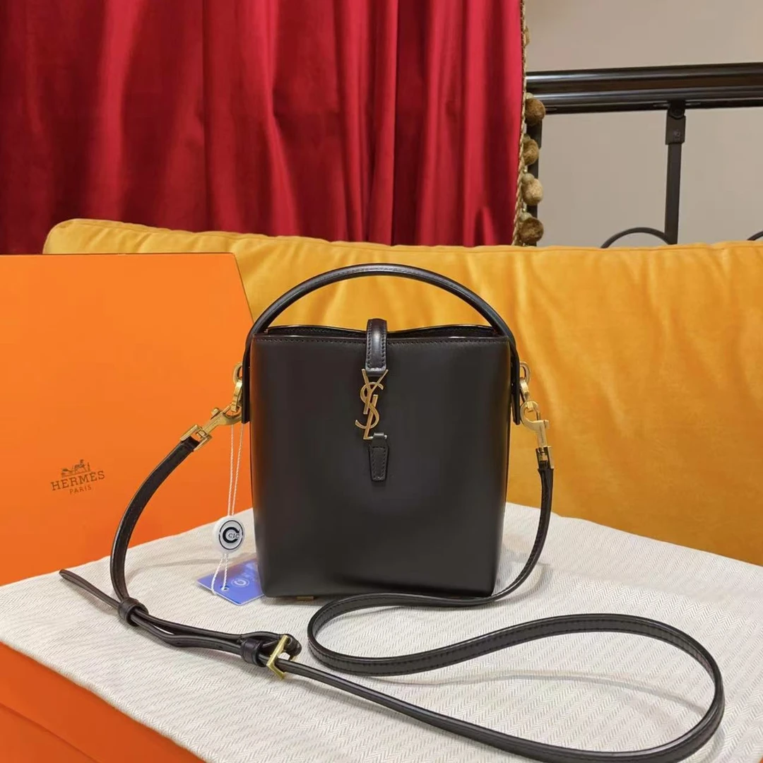 95新 YSL/圣罗兰 GGS圣罗兰LE37水桶包mini黑金光面牛皮85166209