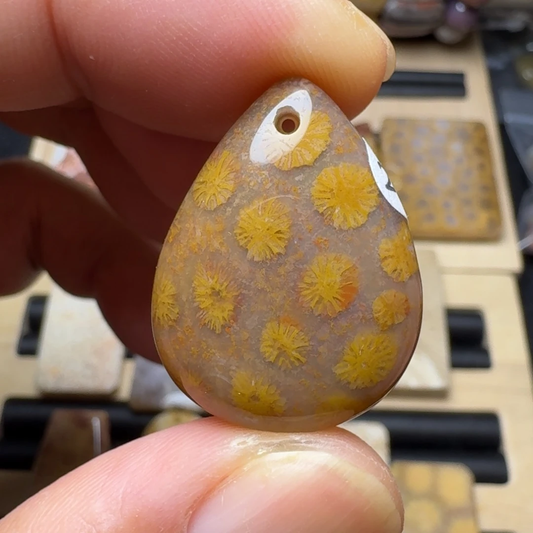 硅化玉未镶嵌纯天然色有机玉石保真色