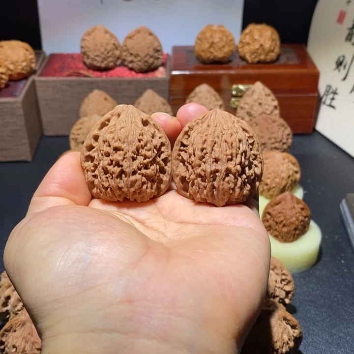 文玩核桃吊坠南疆石39+