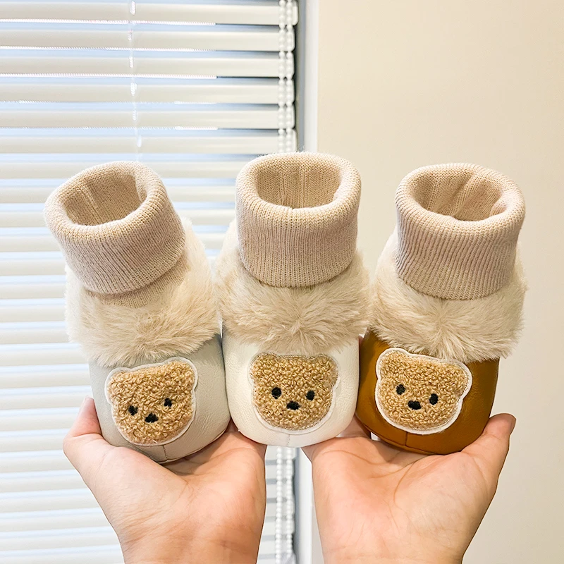 2025新款秋冬新生婴儿鞋袜不掉跟加绒0到1岁男女宝宝保暖袜步前鞋