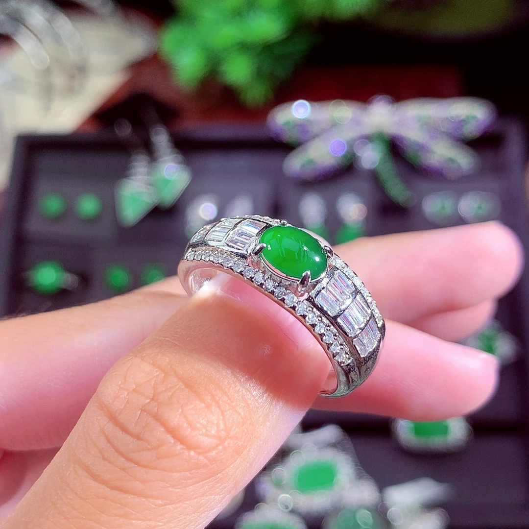 颈饰未镶嵌翡翠天然