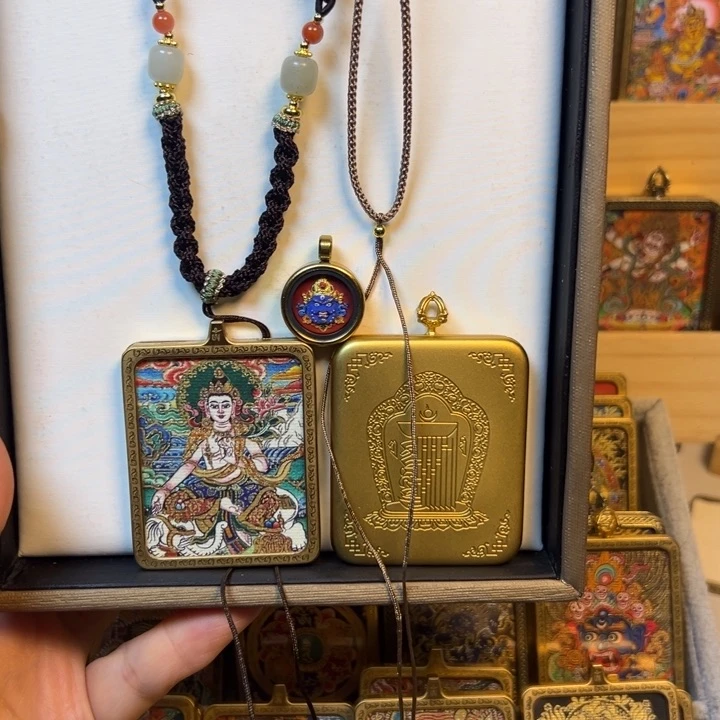 吊坠?**?普贤菩萨黑财神单面铜壳唐卡
