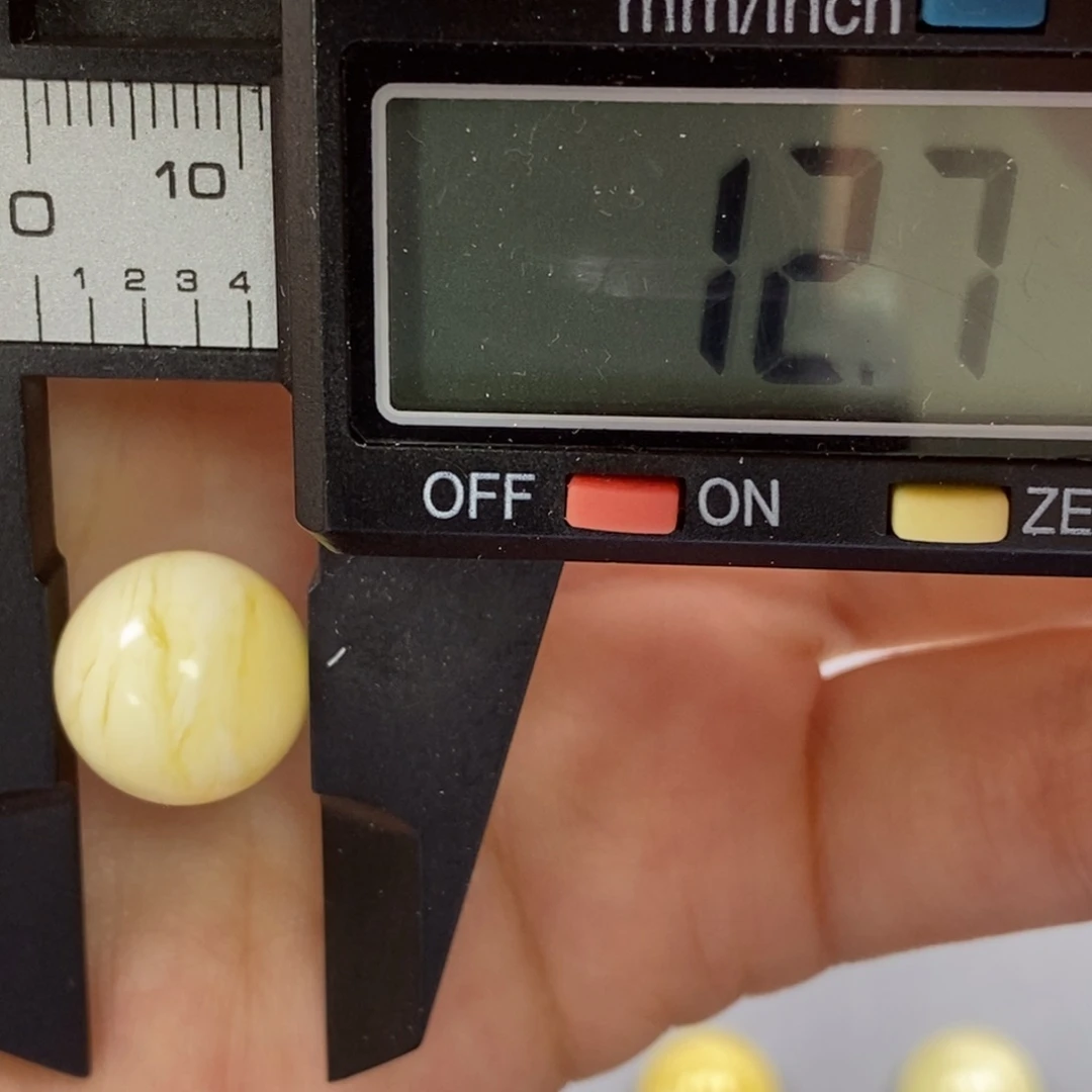 未镶嵌琥珀裸石纯天然