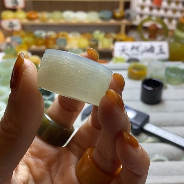 骏***岫玉未镶嵌戒圈岫玉精品指环