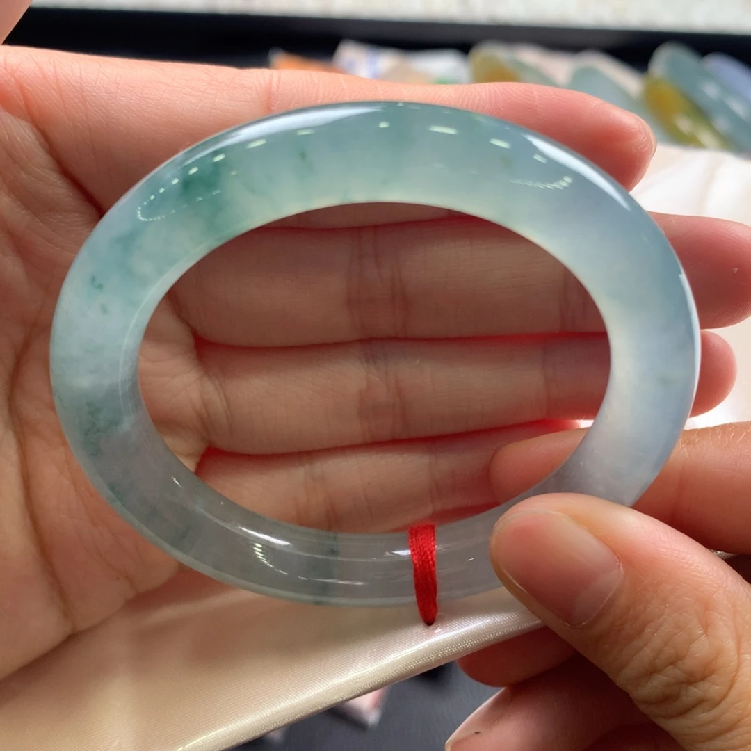 翡翠未镶嵌手镯大漏