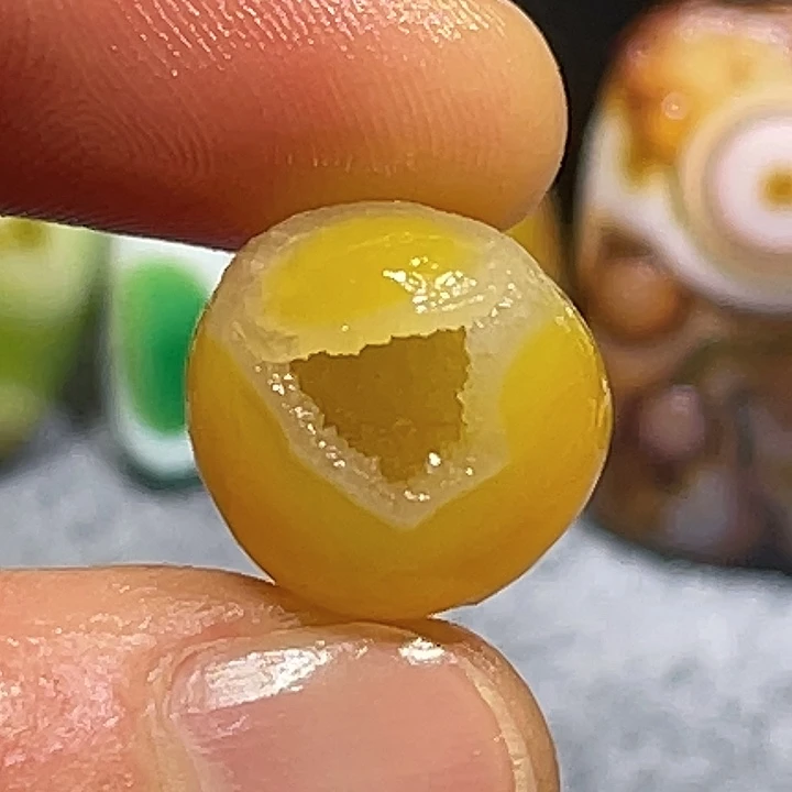 玛瑙/玉髓未镶嵌珠宝奇石