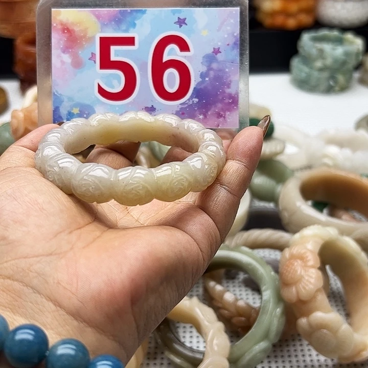 未镶嵌手镯石英岩玉