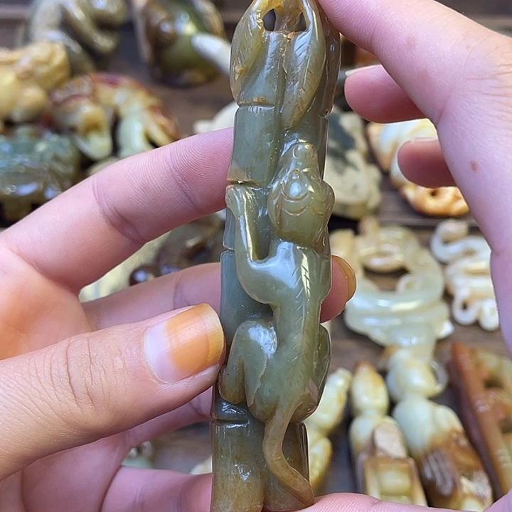 未镶嵌和田玉（糖玉）挂件