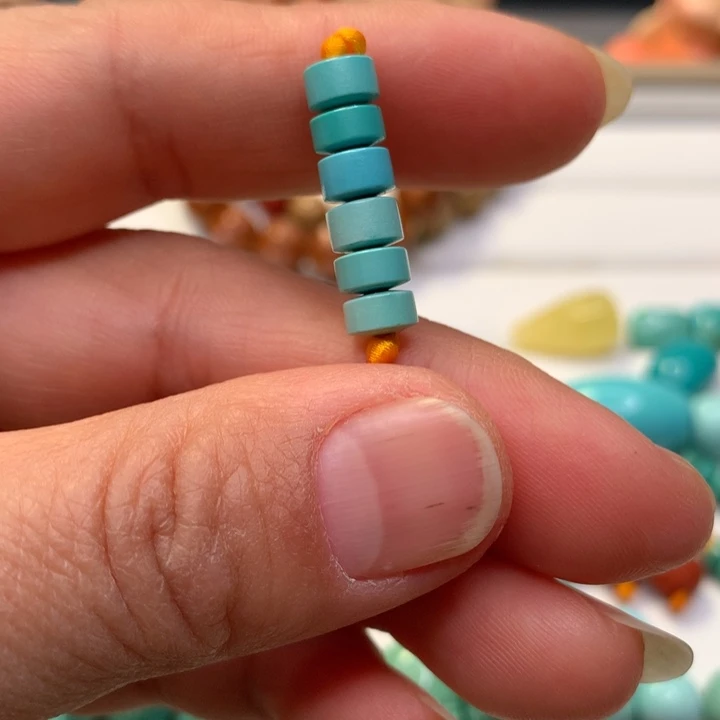 绿松石未镶嵌颈饰