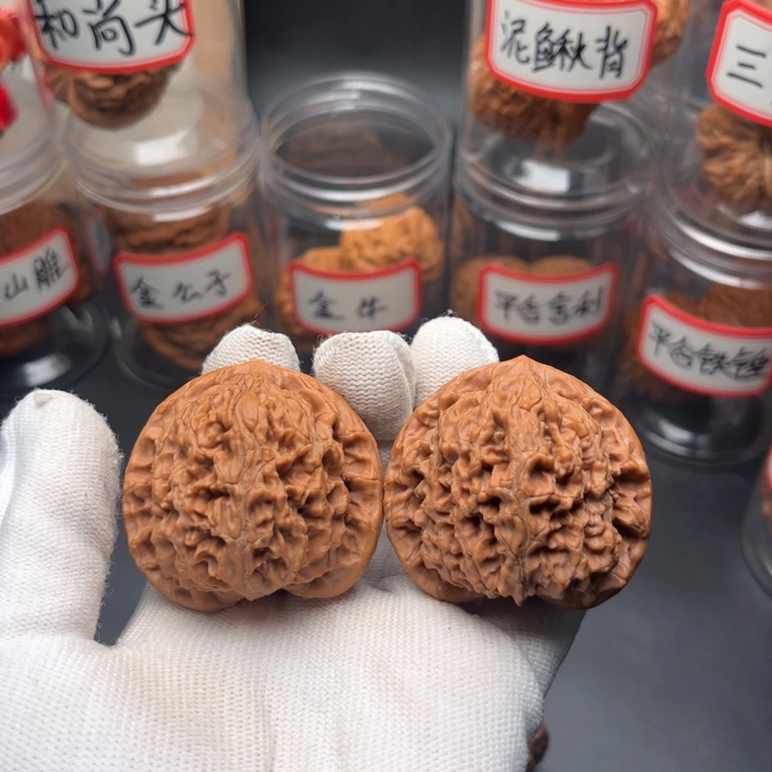 文玩核桃把件46精品水龙纹