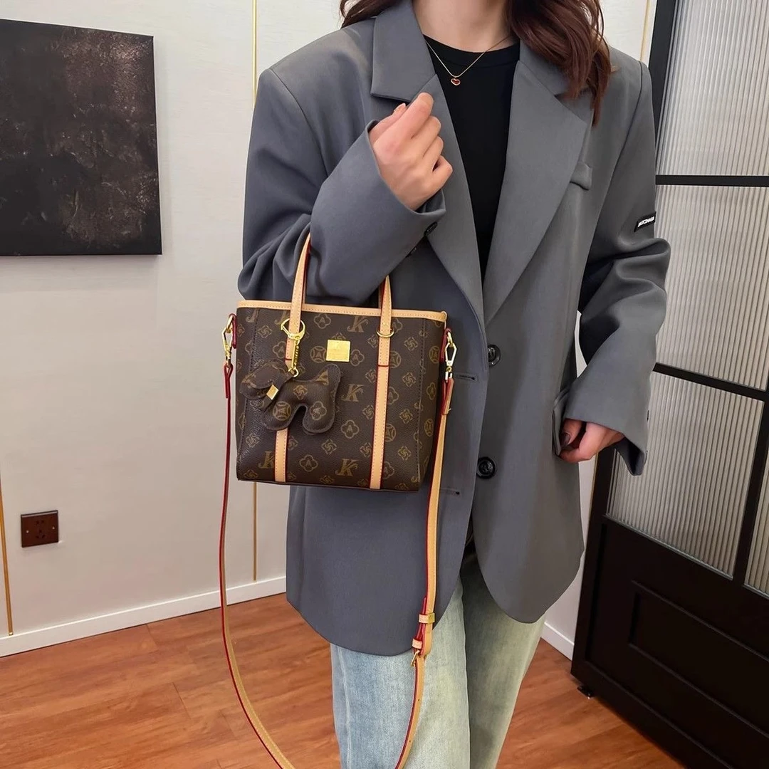 今年流行女包2025春夏新款手提包菜篮子单肩斜挎火热新款121