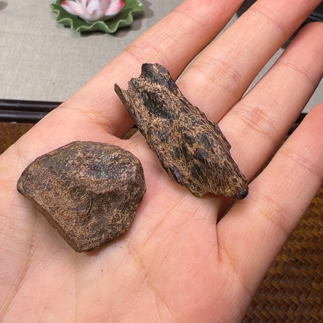 祈***望沉香碎屑沉香海南沉水老包头4克