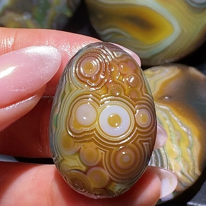 玛瑙/玉髓未镶嵌珠宝奇石49