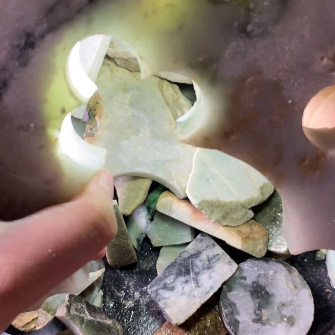 颈饰未镶嵌翡翠天然翡翠