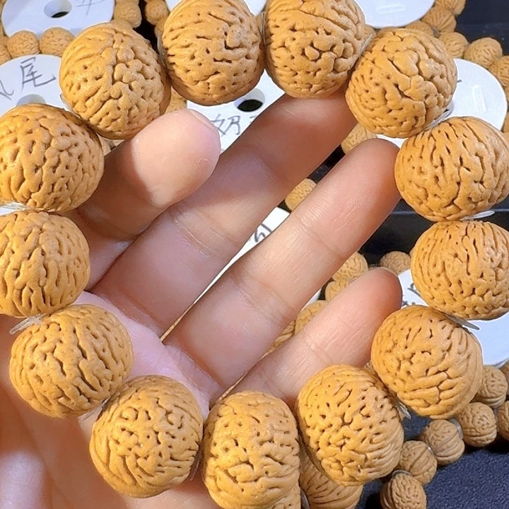 清***月吊坠桃核肥齐白月光