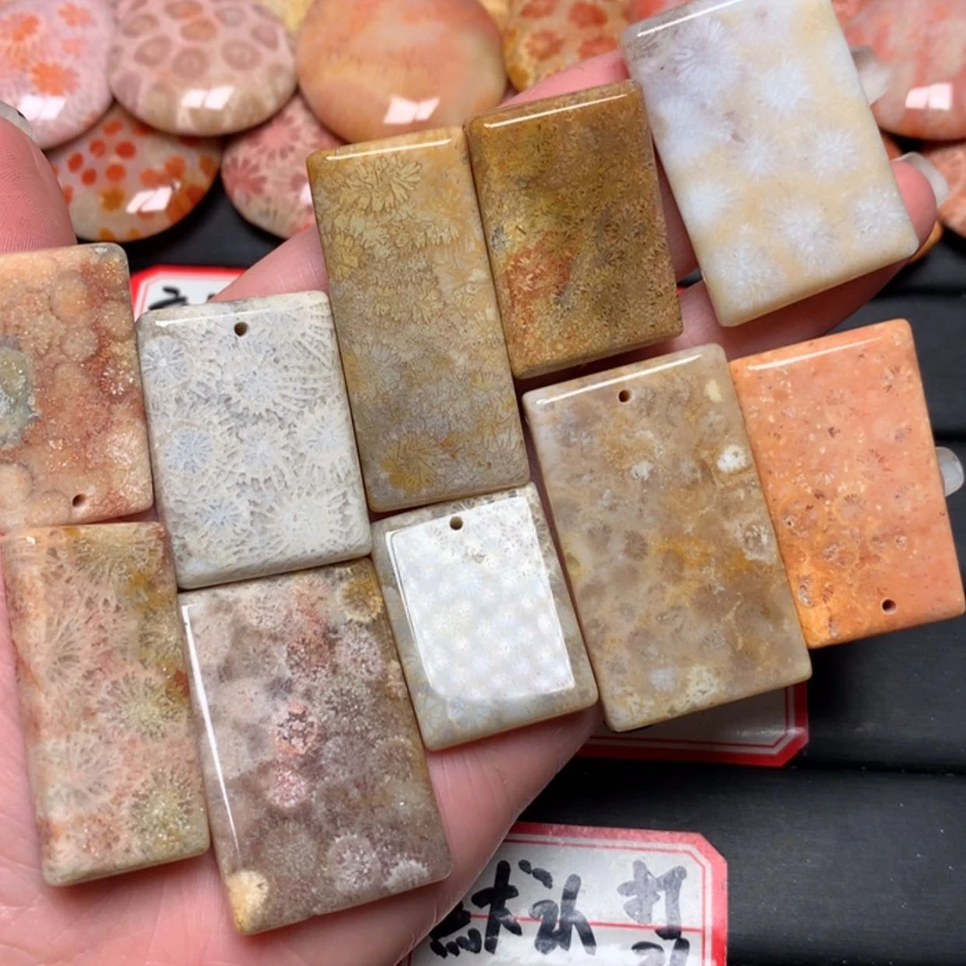 【闪购商品】硅化玉颈饰未镶嵌北*