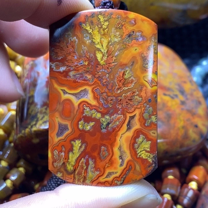 玛瑙/玉髓颈饰未镶嵌过****鱼