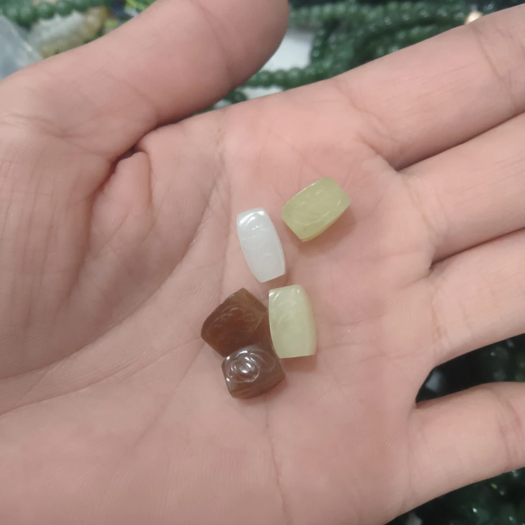 天然和田玉圆珠吊坠温润雅致