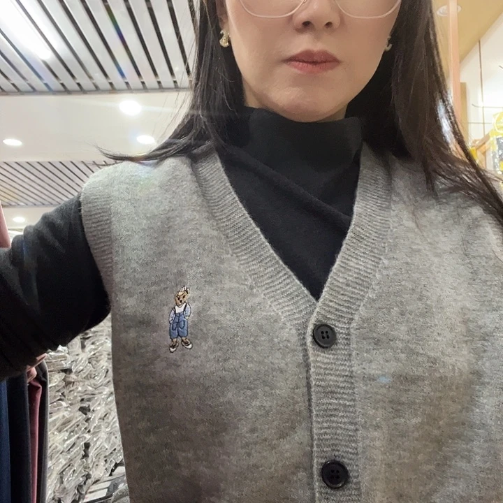 灰色刺绣马甲棉羊毛