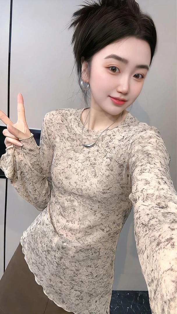 气质晕染圆领木耳边长袖打底衫女2025秋季新款时尚下摆不规则上衣