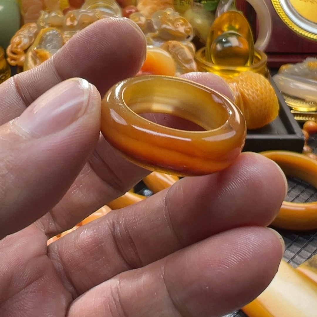 石英质玉未镶嵌颈饰