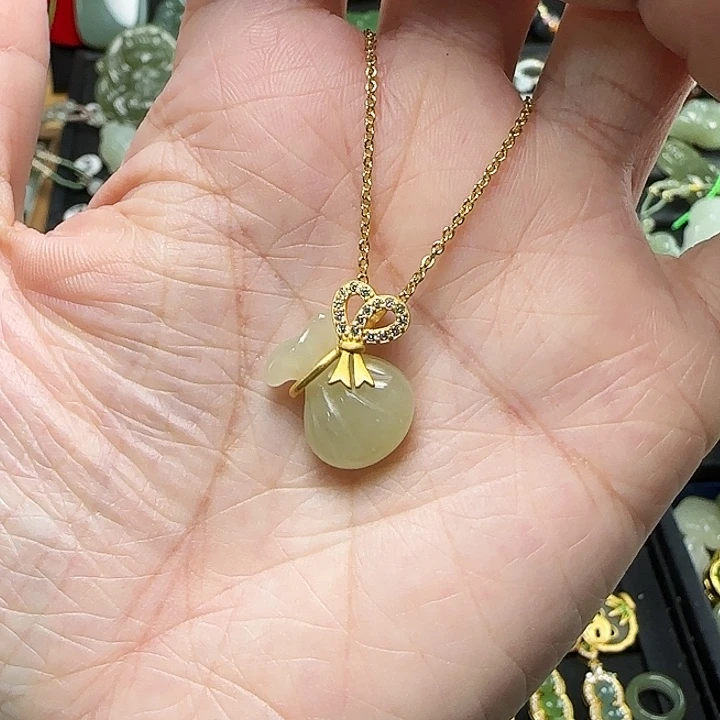 颈饰银S925镶嵌和田玉我****女