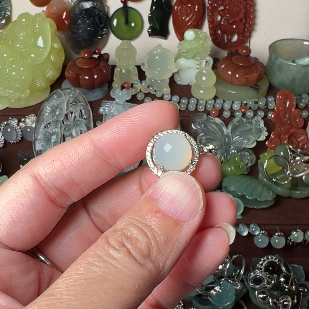 蛇纹石玉吊坠(不含链)未镶嵌