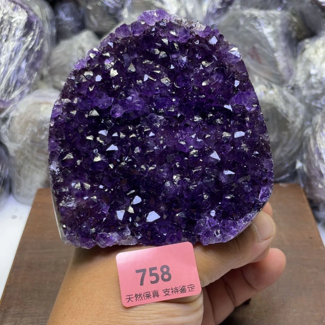 未镶嵌水晶大型摆件（非配饰）