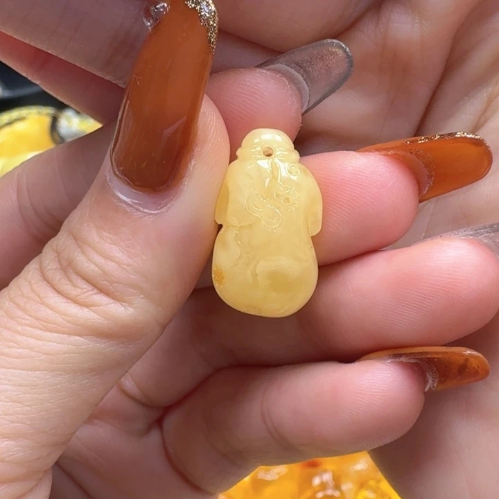 琥珀未镶嵌珠宝奇石配饰