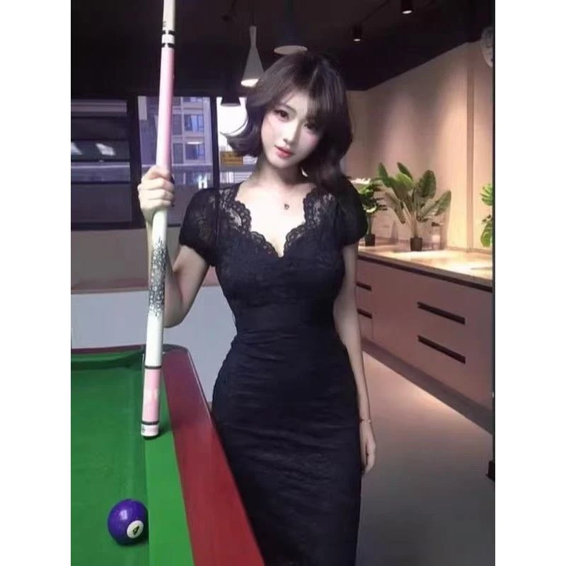 御姐风辣妹V领连衣裙短袖短款长裙女2025黑色新款显瘦气质夏季裙