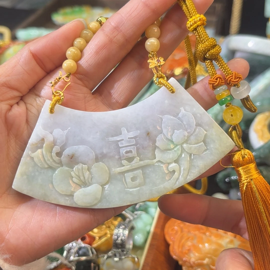 翡翠颈饰未镶嵌待编款