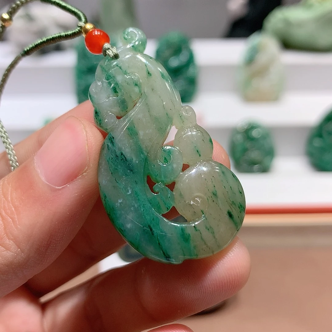 独山玉挂件未镶嵌江***美