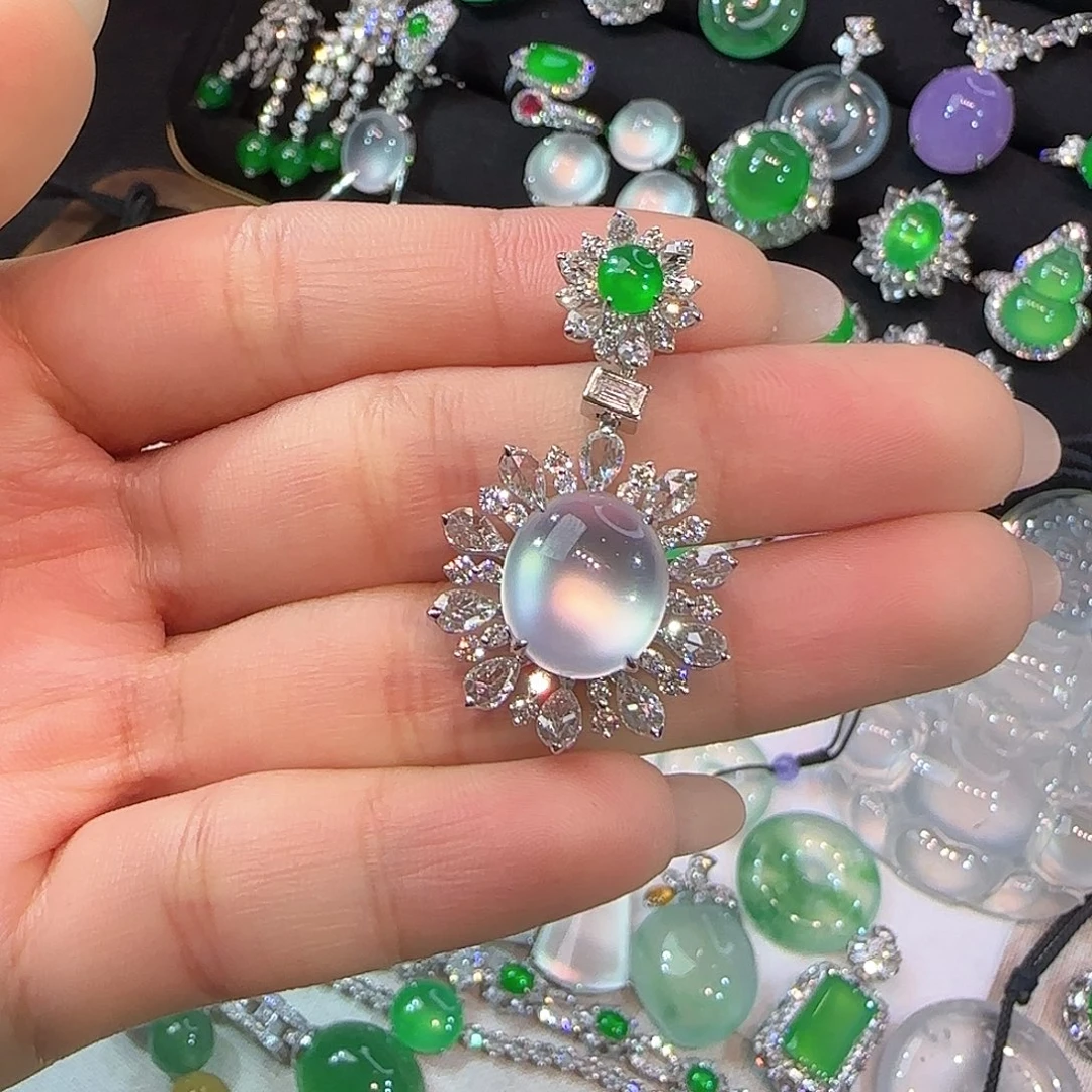 翡翠18K金镶嵌戒指