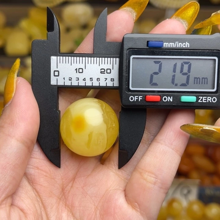 蜜蜡未镶嵌珠宝奇石182-瑕疵放漏圆珠