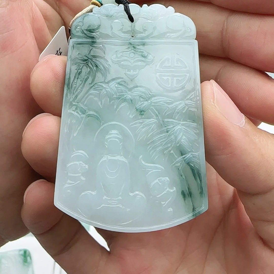 依***烟翡翠未镶嵌颈饰翡翠
