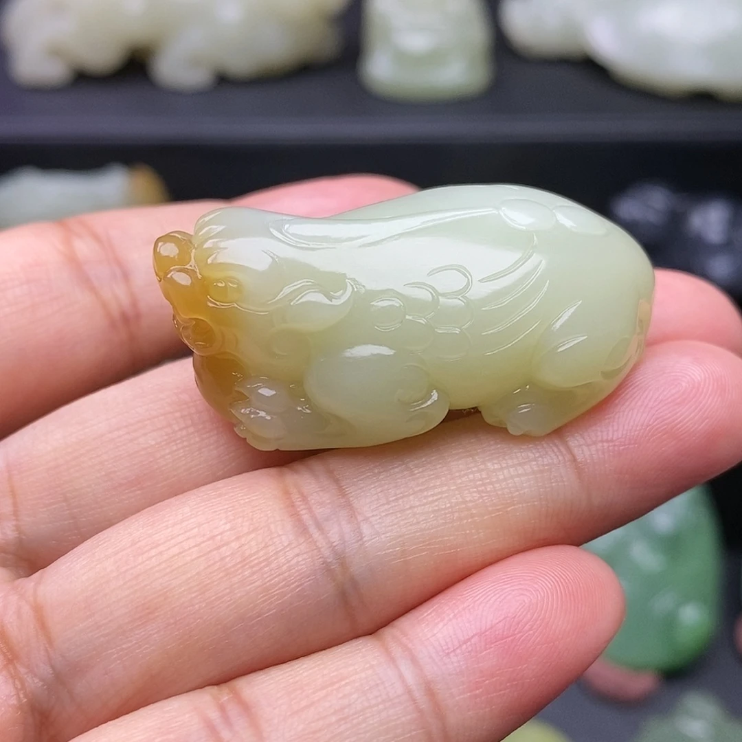 随***吧和田玉未镶嵌挂件