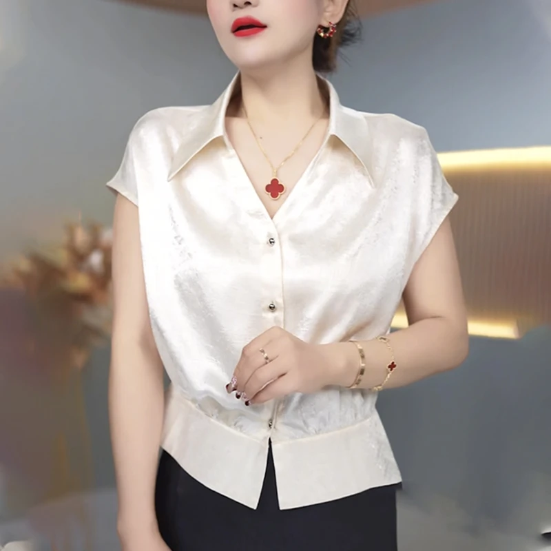 2025夏季新款V领杏色缎面T恤女短袖收腰显瘦减龄休闲气质上衣