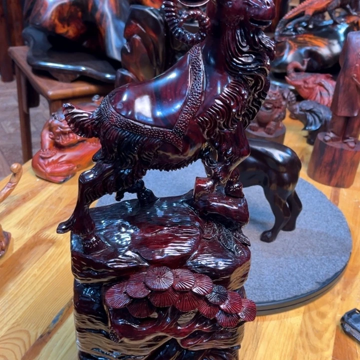 交趾黄檀（大红酸枝）湖**雕羊摆件