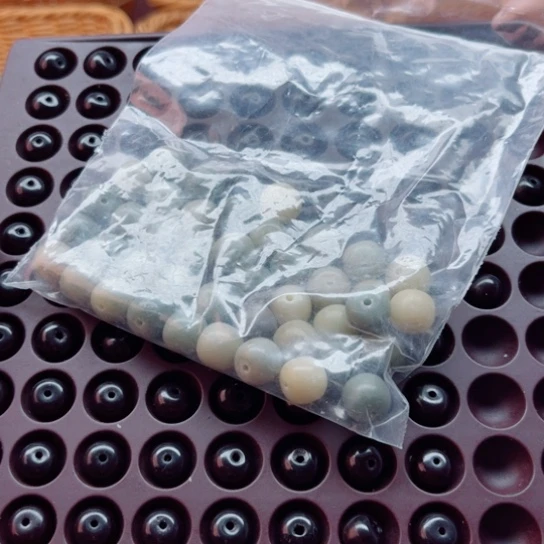 M***h白玉菩提吊坠瑕疵双拼