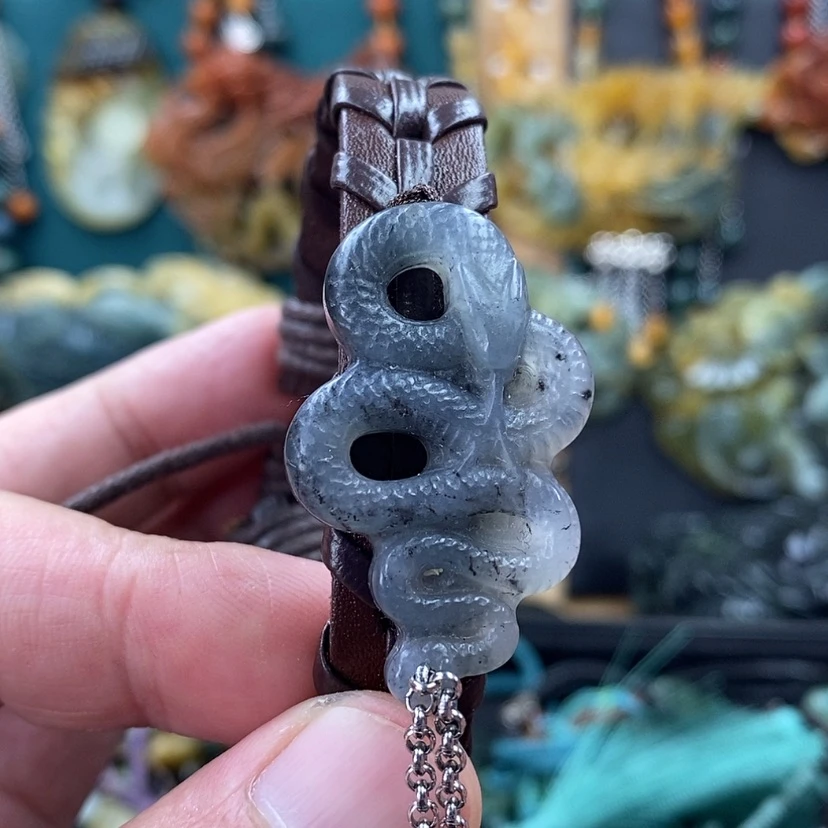【闪购商品】蛇纹石玉未镶嵌手牌