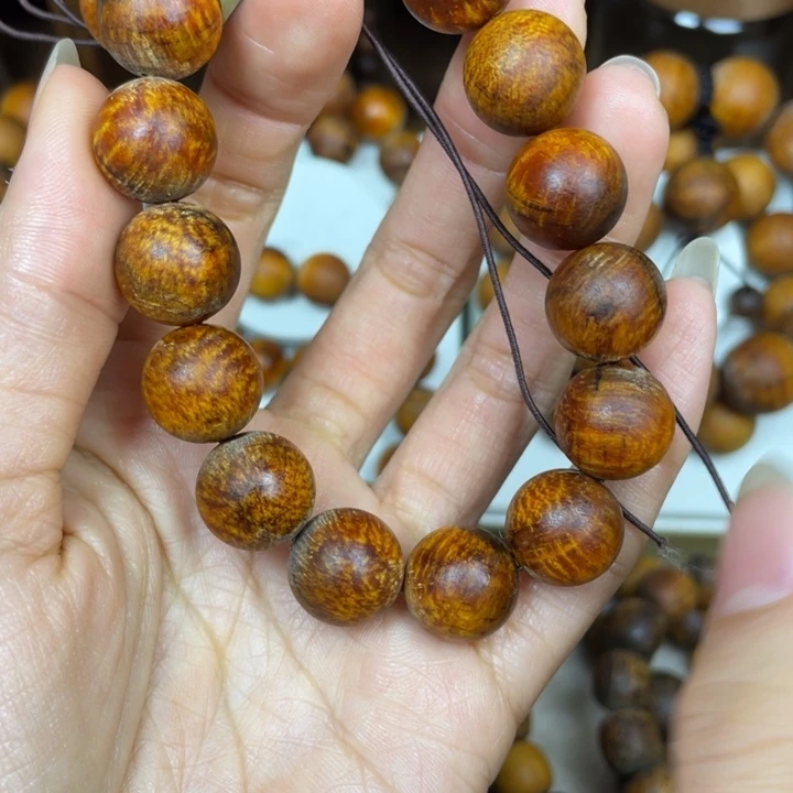 贡木手串/手链南**农手串