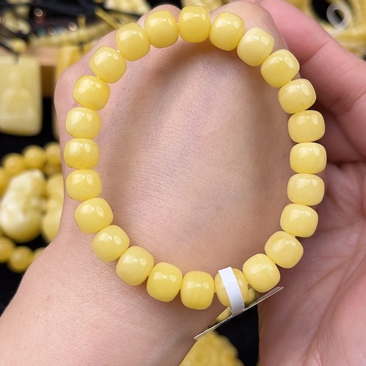 琥珀未镶嵌颈饰琥珀