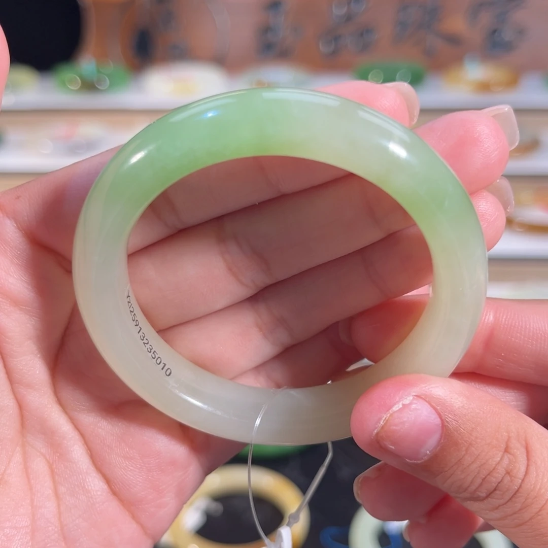 和田玉未镶嵌手镯冰翠半翠