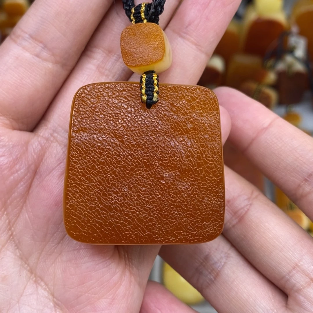 蜜蜡未镶嵌珠宝奇石