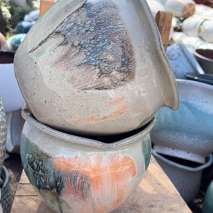 紫砂花盆口20高18。。。。。。。。。。。。