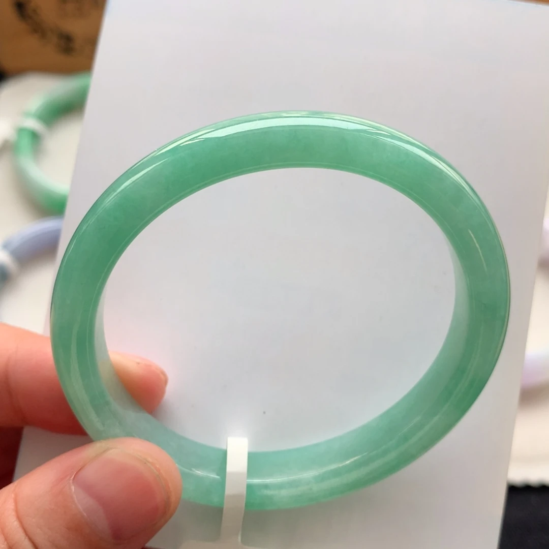 翡翠未镶嵌手镯23号53贵